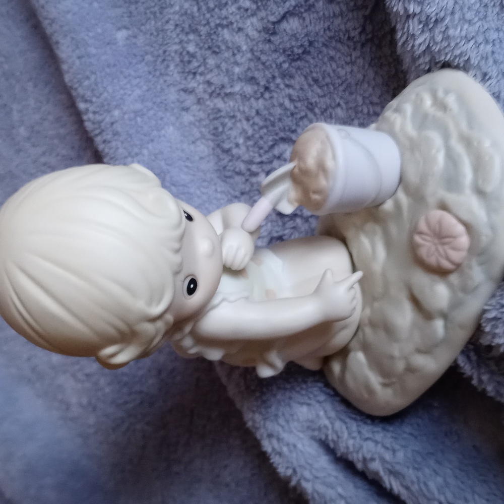 PRECIOUS MOMENTS - Picture 5 of 6